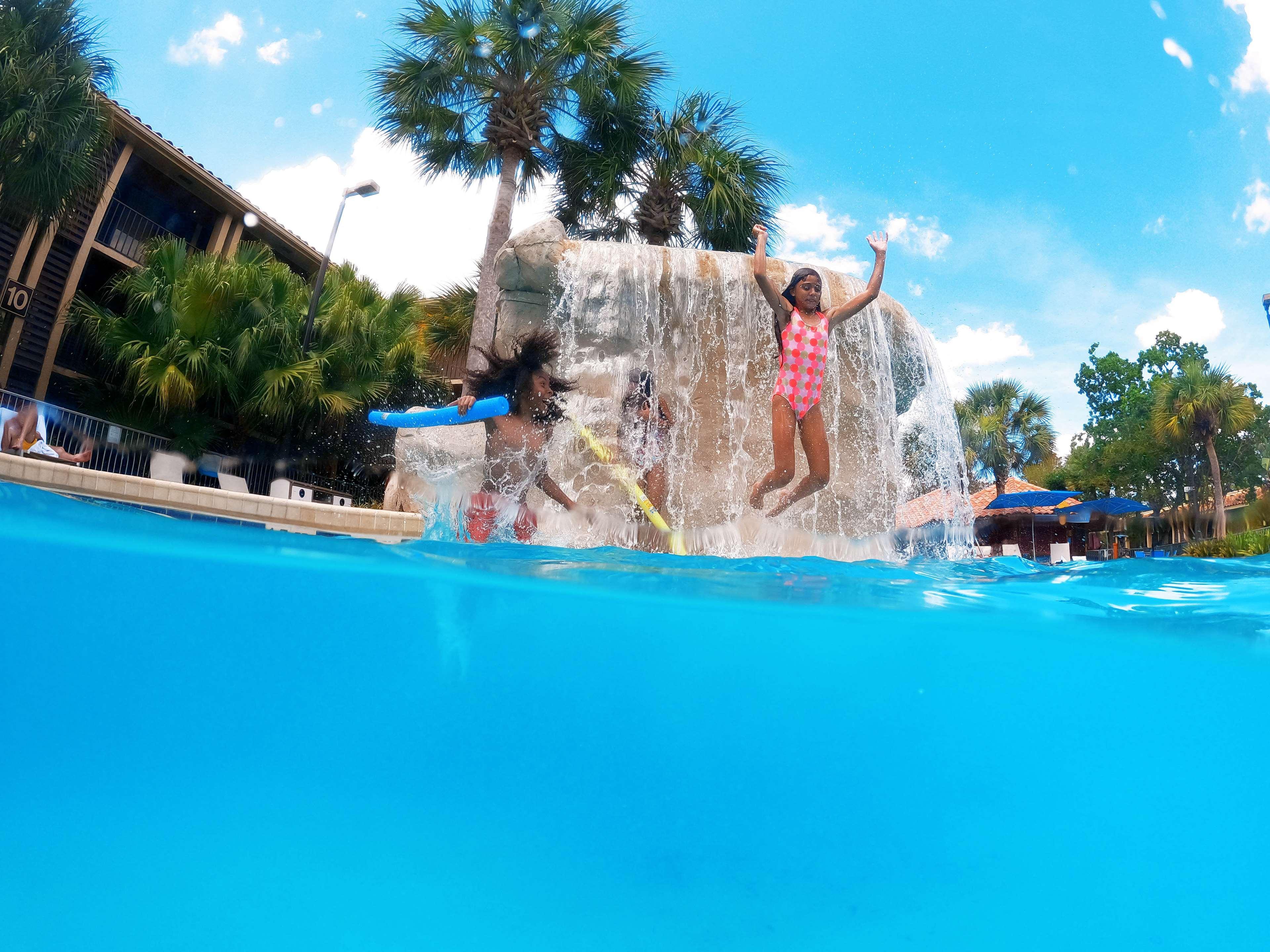 Doubletree By Hilton Hotel Orlando At Seaworld Williamsburg Bagian luar foto