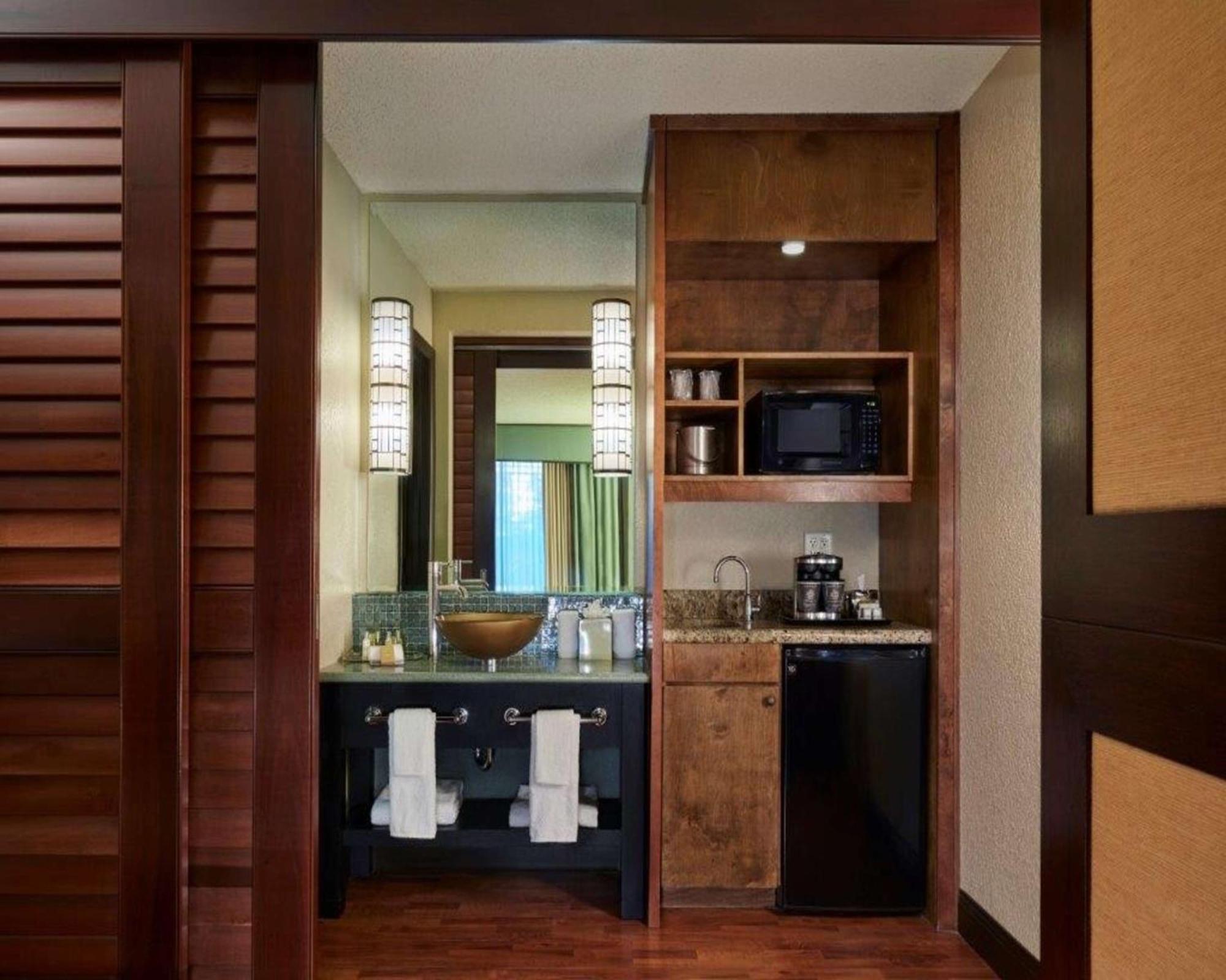 Doubletree By Hilton Hotel Orlando At Seaworld Williamsburg Bagian luar foto