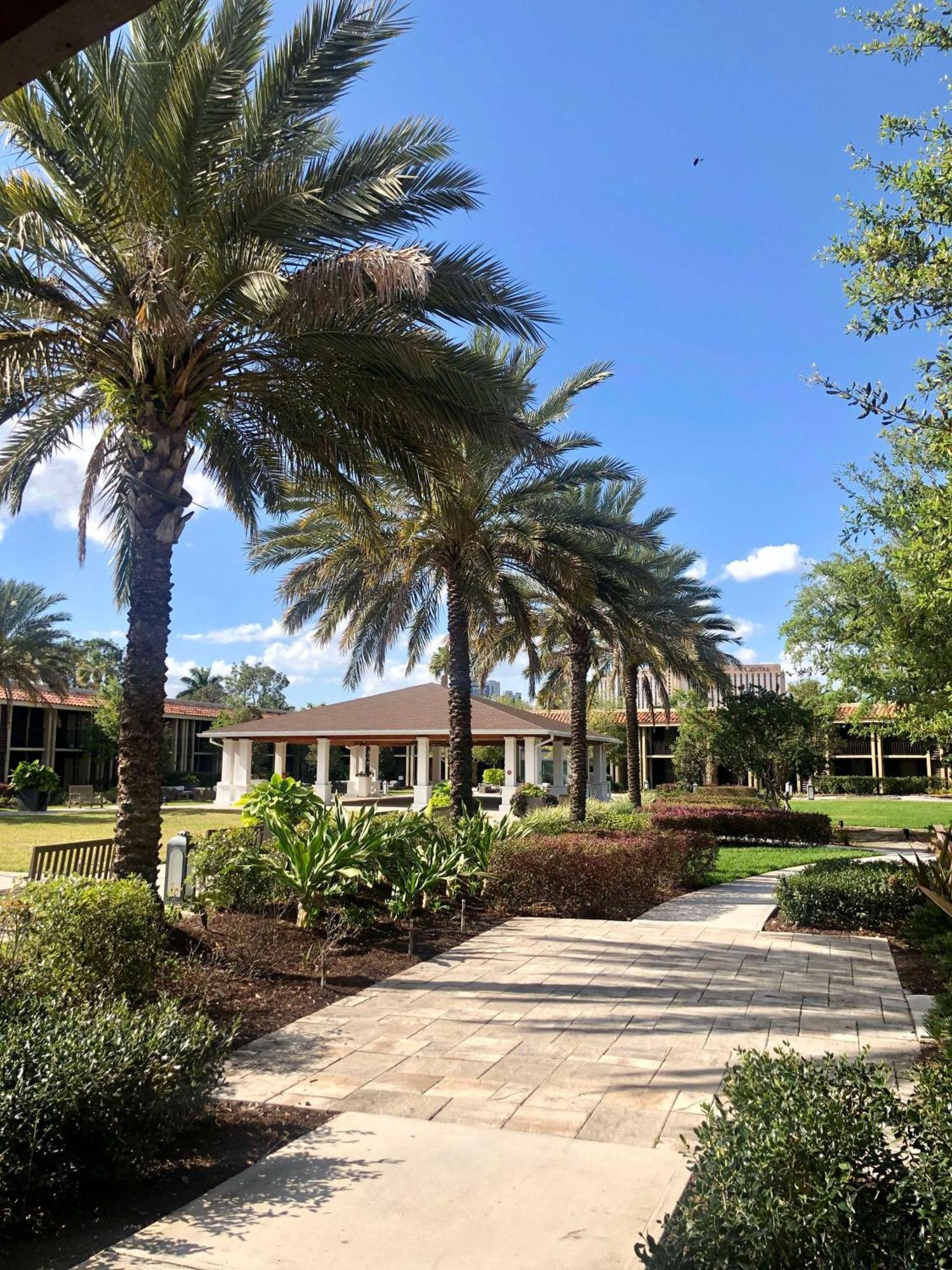 Doubletree By Hilton Hotel Orlando At Seaworld Williamsburg Bagian luar foto